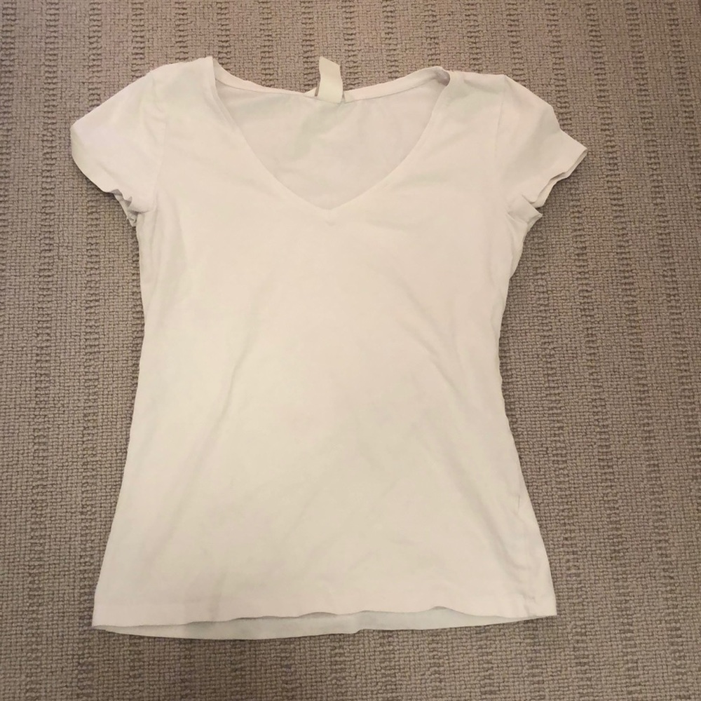 BASIC WHITE T-SHIRT